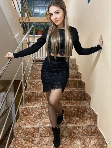 Эсмеральда Деловая Блондинка